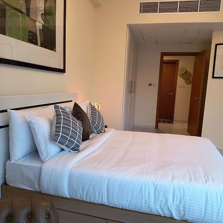דובאי Trinity Holiday Homes - Sheikh Zayed Road Near To Financial Center Metro Station מראה חיצוני תמונה