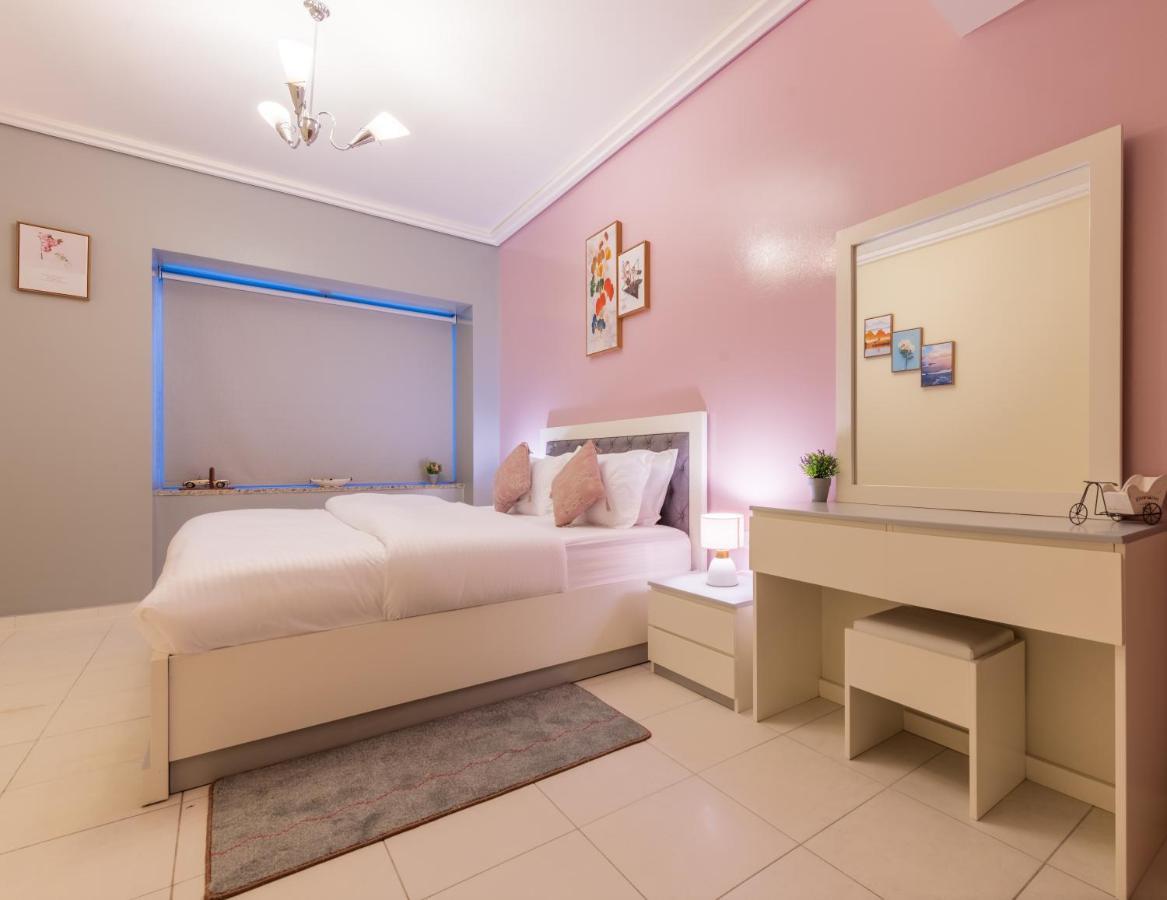 דובאי Trinity Holiday Homes - Sheikh Zayed Road Near To Financial Center Metro Station מראה חיצוני תמונה