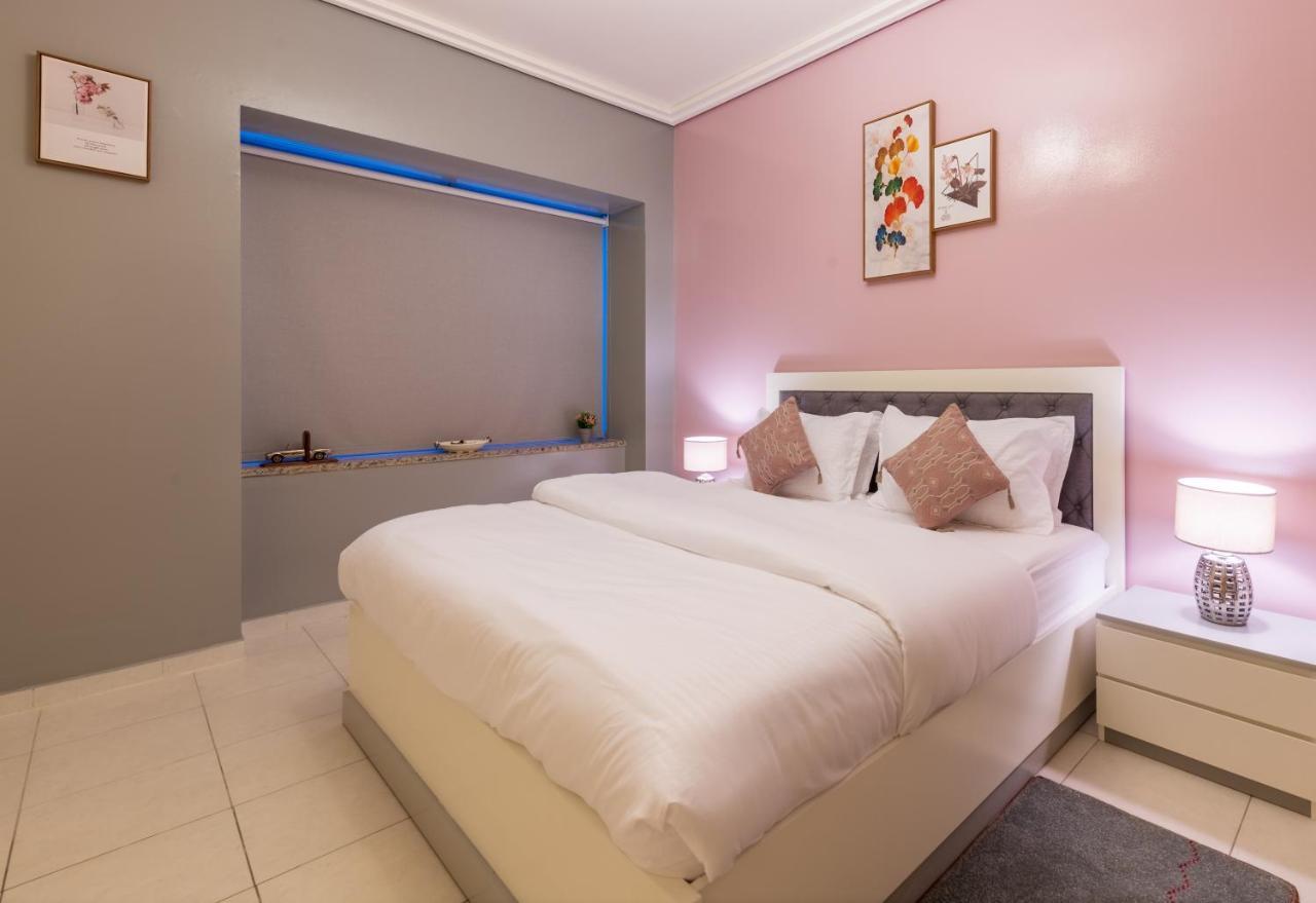 דובאי Trinity Holiday Homes - Sheikh Zayed Road Near To Financial Center Metro Station מראה חיצוני תמונה