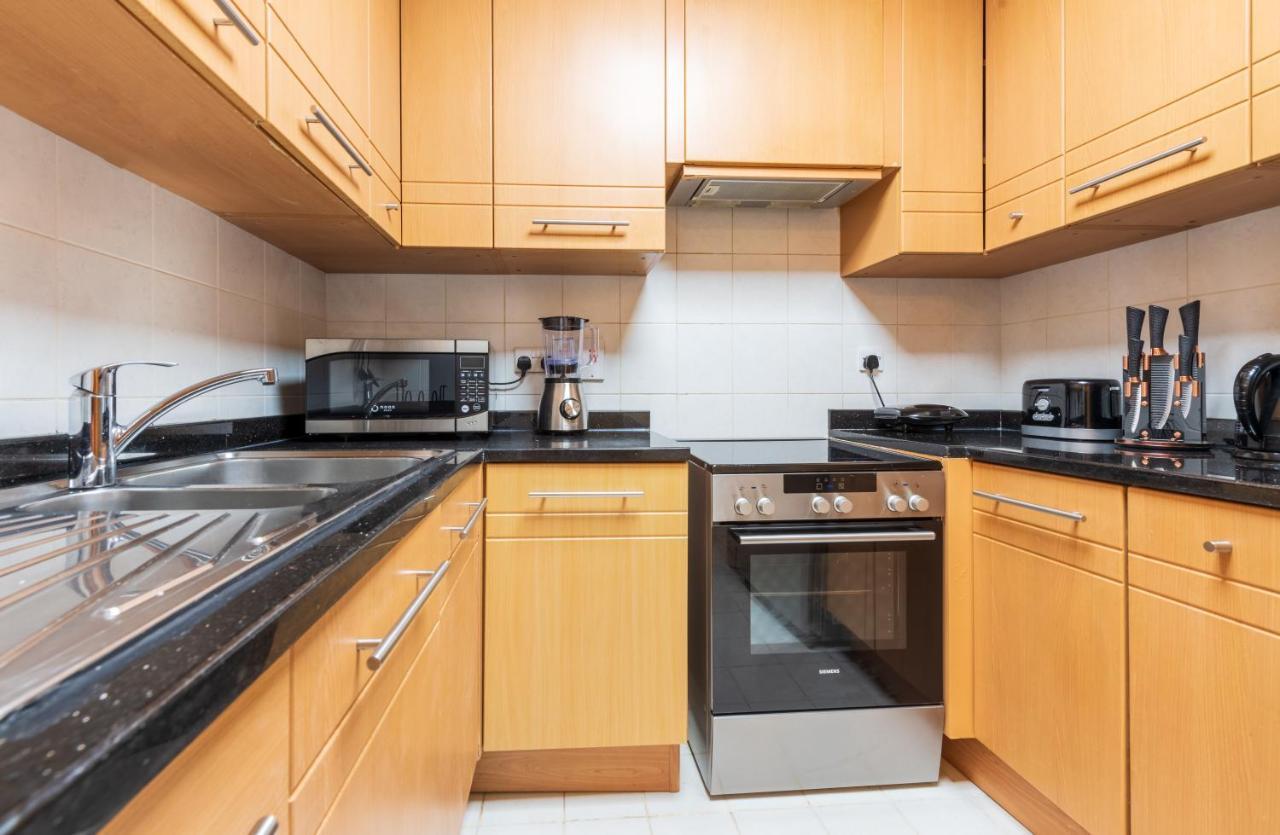 דובאי Trinity Holiday Homes - Sheikh Zayed Road Near To Financial Center Metro Station מראה חיצוני תמונה