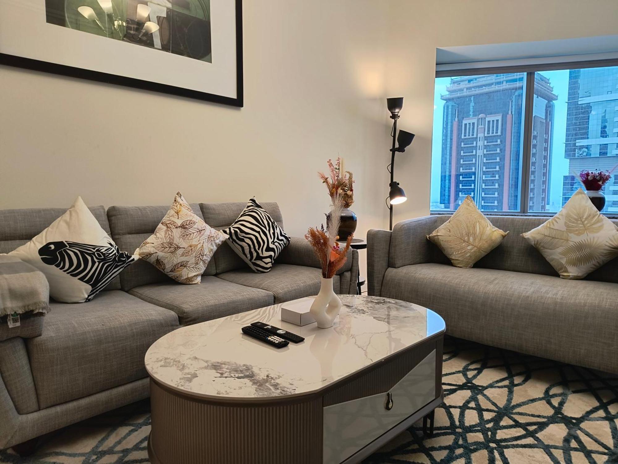דובאי Trinity Holiday Homes - Sheikh Zayed Road Near To Financial Center Metro Station מראה חיצוני תמונה
