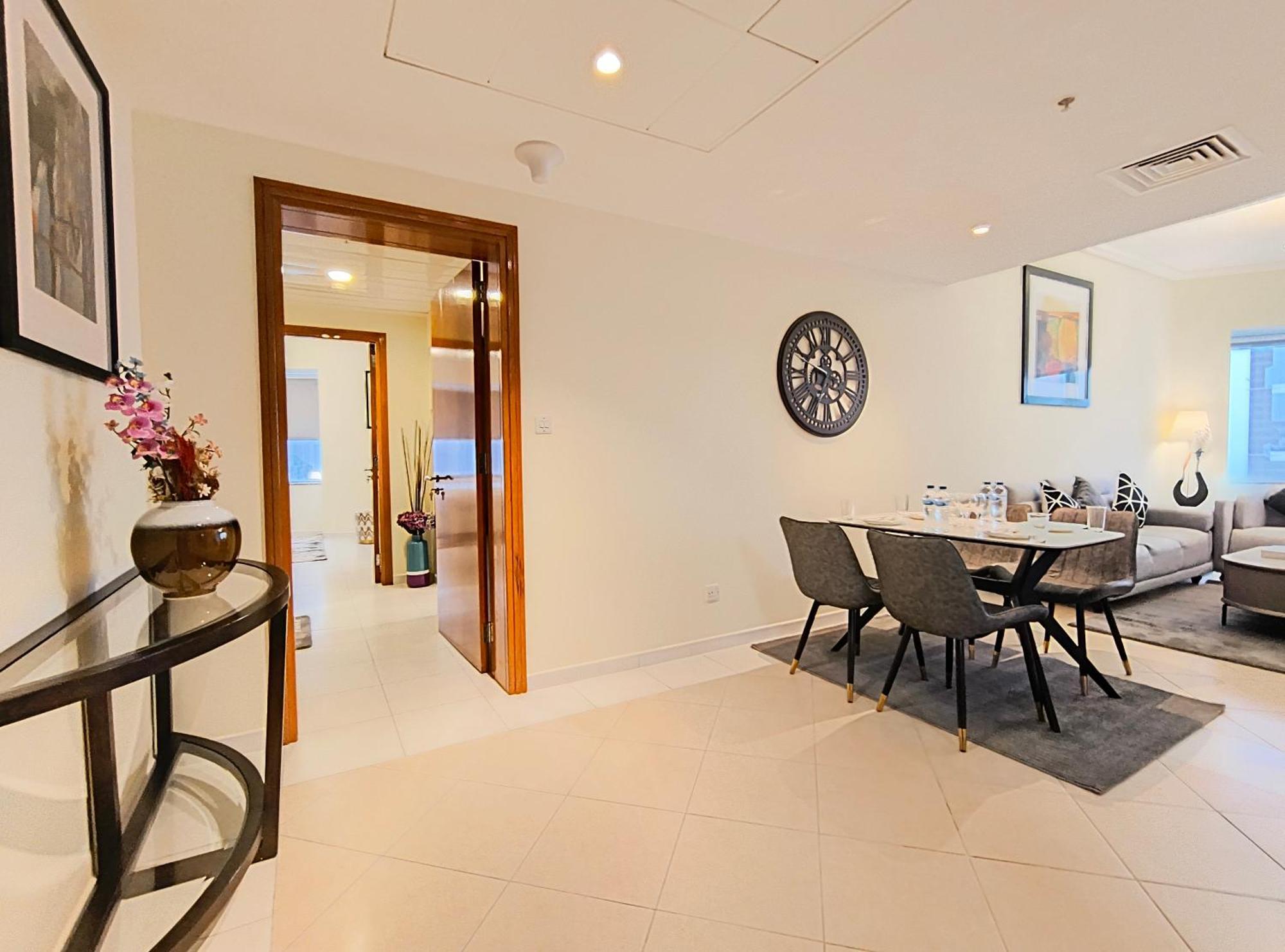 דובאי Trinity Holiday Homes - Sheikh Zayed Road Near To Financial Center Metro Station מראה חיצוני תמונה