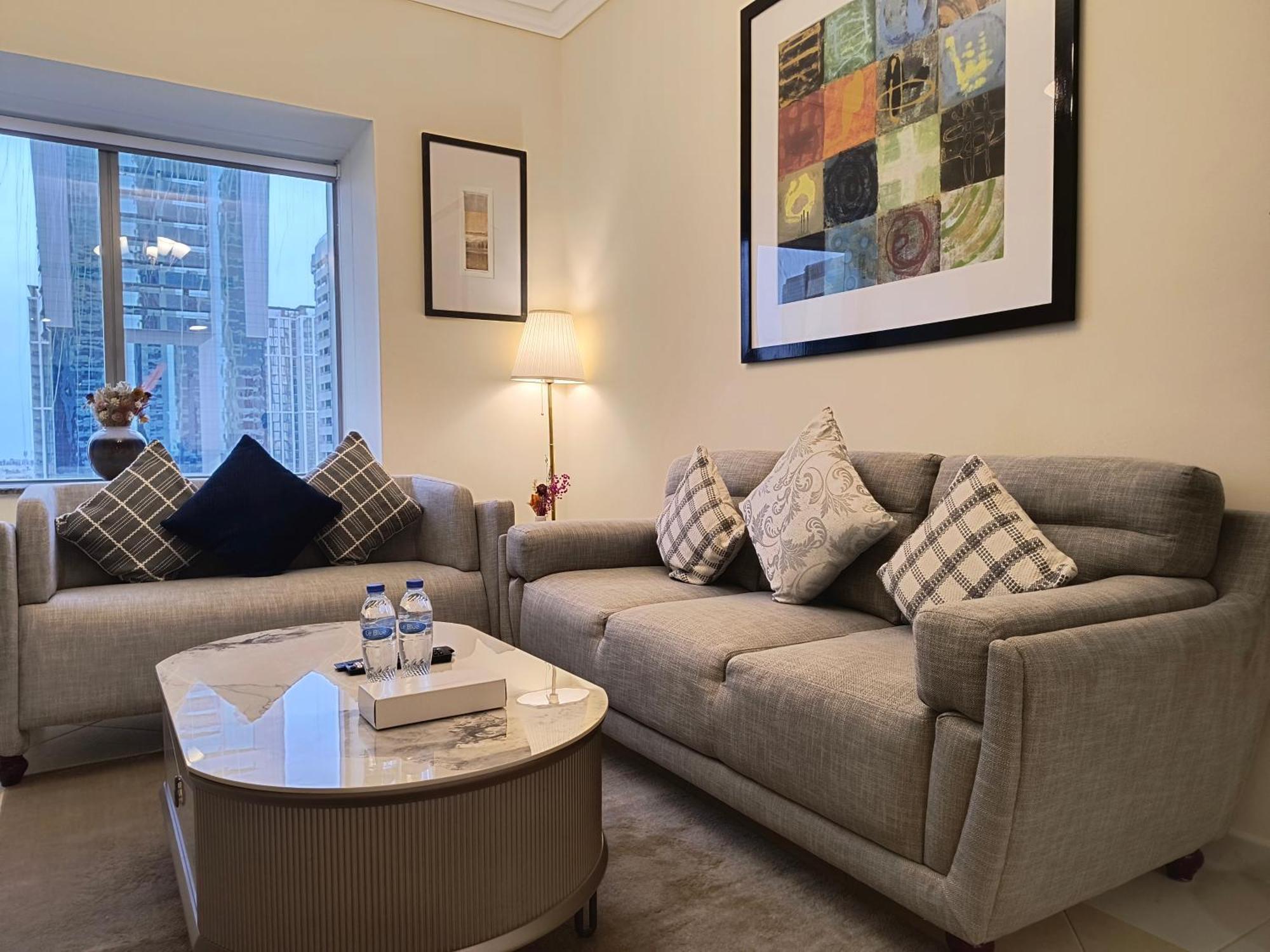 דובאי Trinity Holiday Homes - Sheikh Zayed Road Near To Financial Center Metro Station מראה חיצוני תמונה