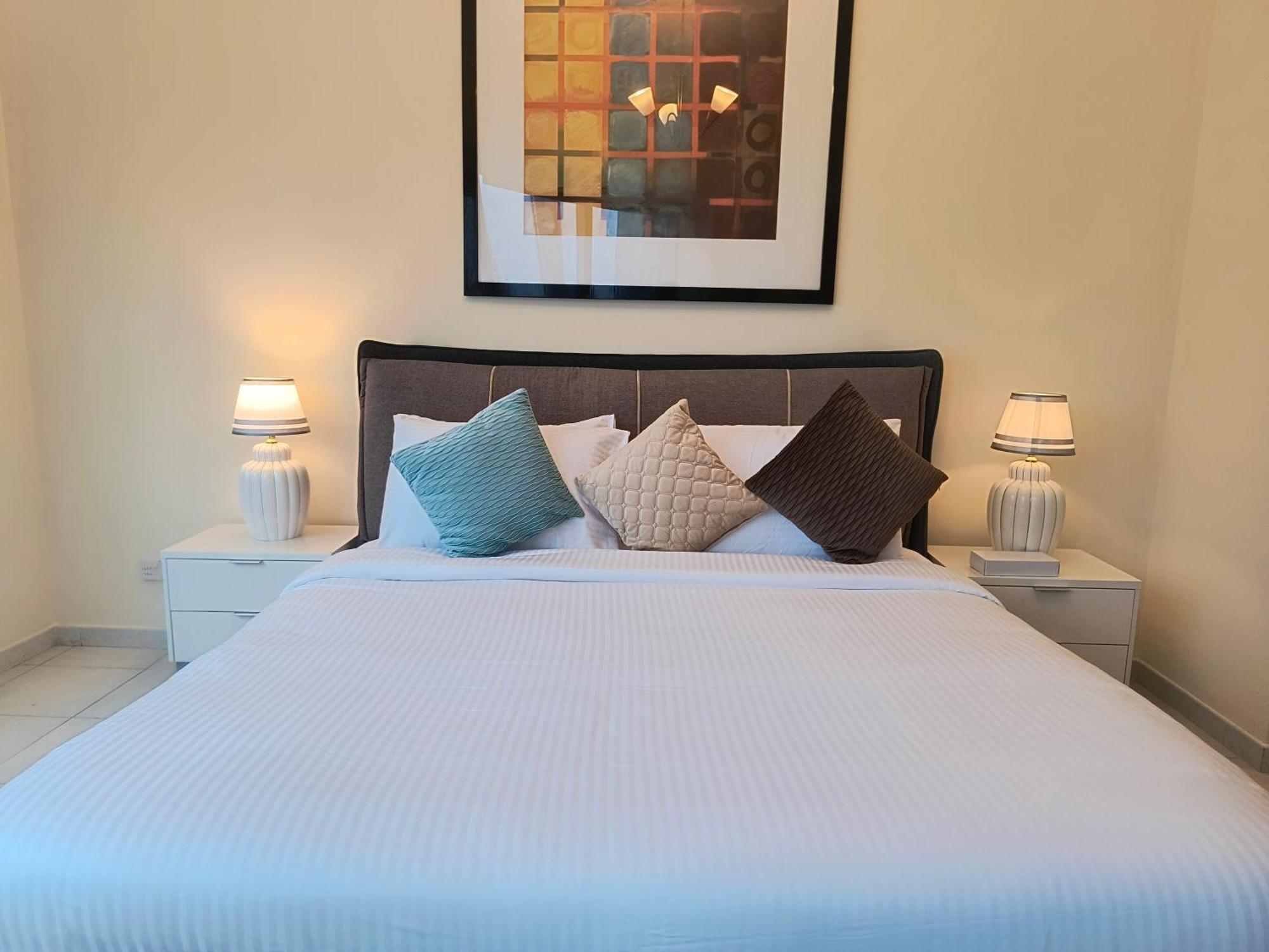 דובאי Trinity Holiday Homes - Sheikh Zayed Road Near To Financial Center Metro Station מראה חיצוני תמונה